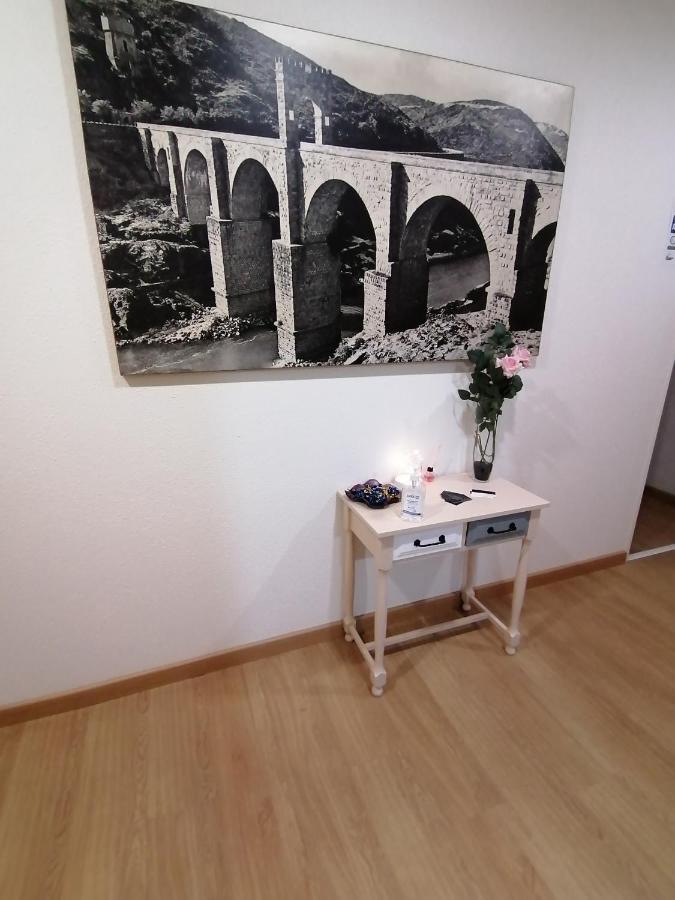Hostal Hernan Cortes Caces Exterior foto